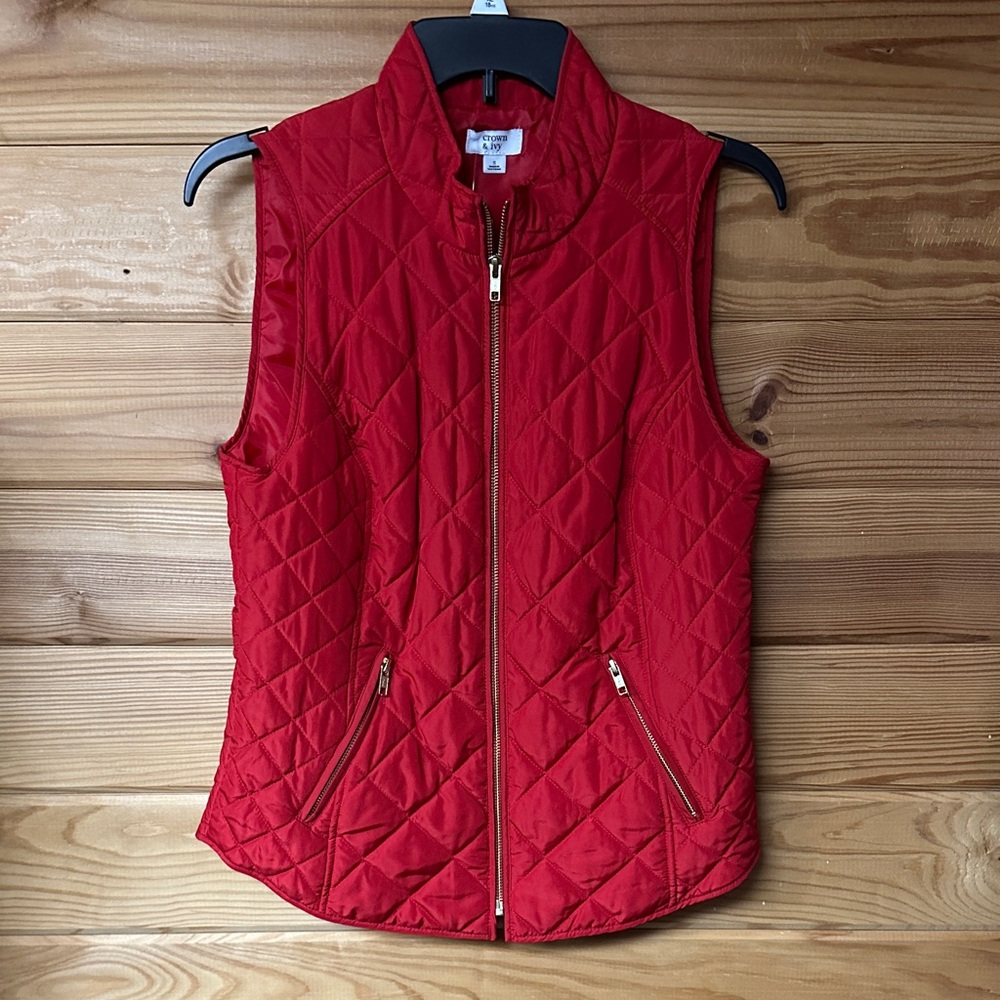 Crown & Ivy Women's Red Quilted Vest with Zipper Size S